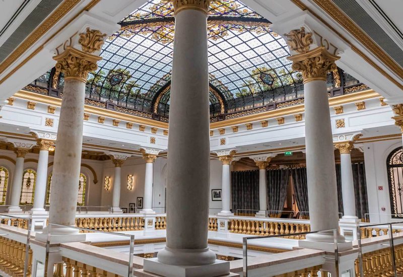 Atrio y escaleras presentacion